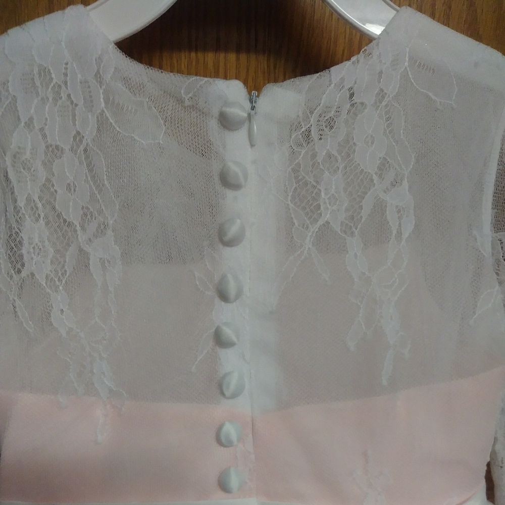 Light pink butterfly dress - Picture 2 of 8